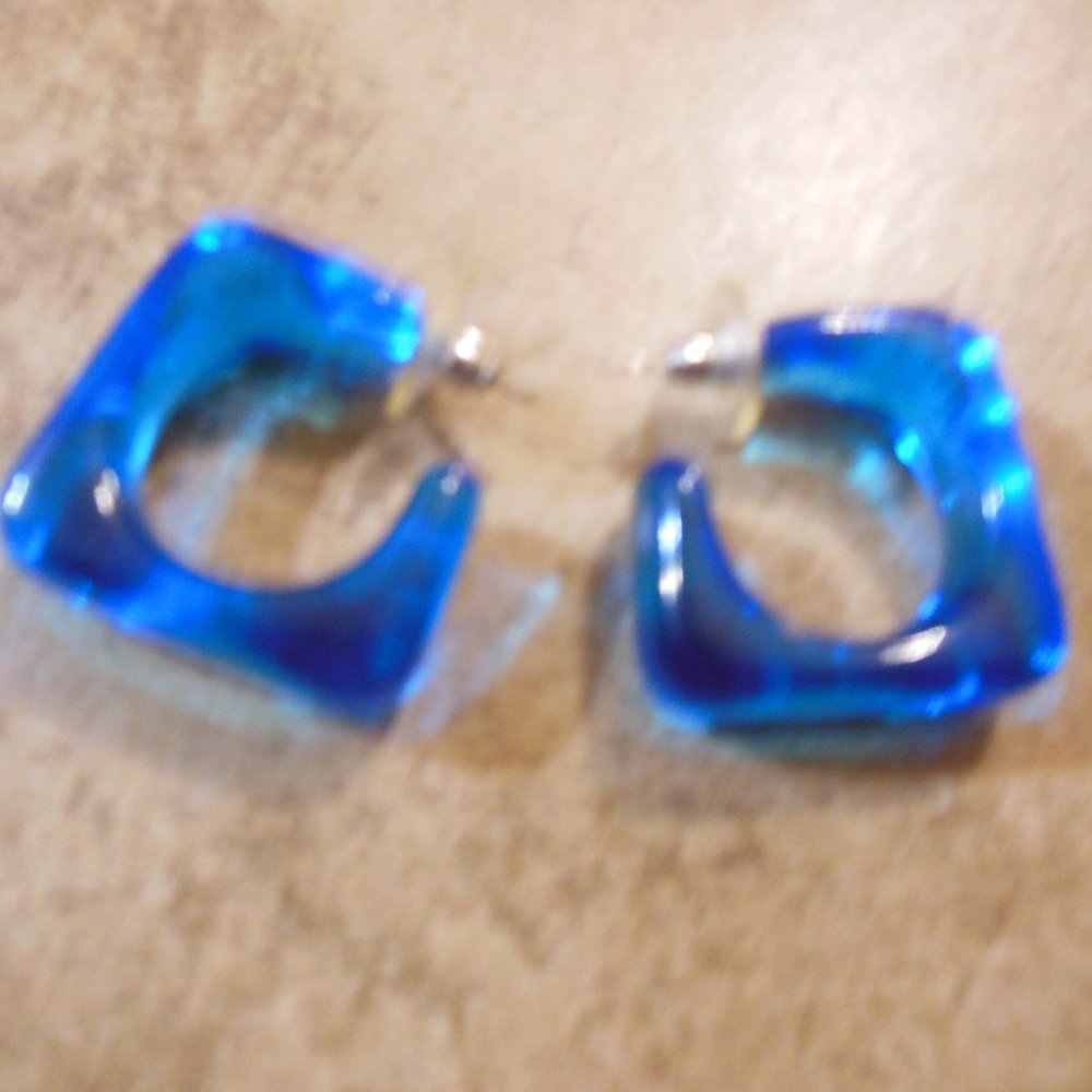 Brilliant blue plastic earrings for pierced ears